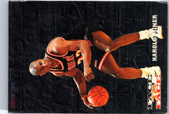 1993-94 Hoops #FTF10 Harold Miner / Michael Jordan Face to Face