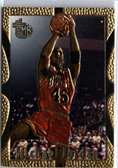 1994-95 Topps Embossed #121 Michael Jordan Golden Idols