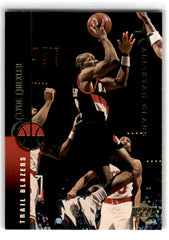1994 Upper Deck Collectors Choice Clyde Drexler Card 22 Default Title