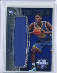 2015-16 Panini Totally Certified Basketball Kevon Looney Fabric of the Game Patch Card #FRJ-KL