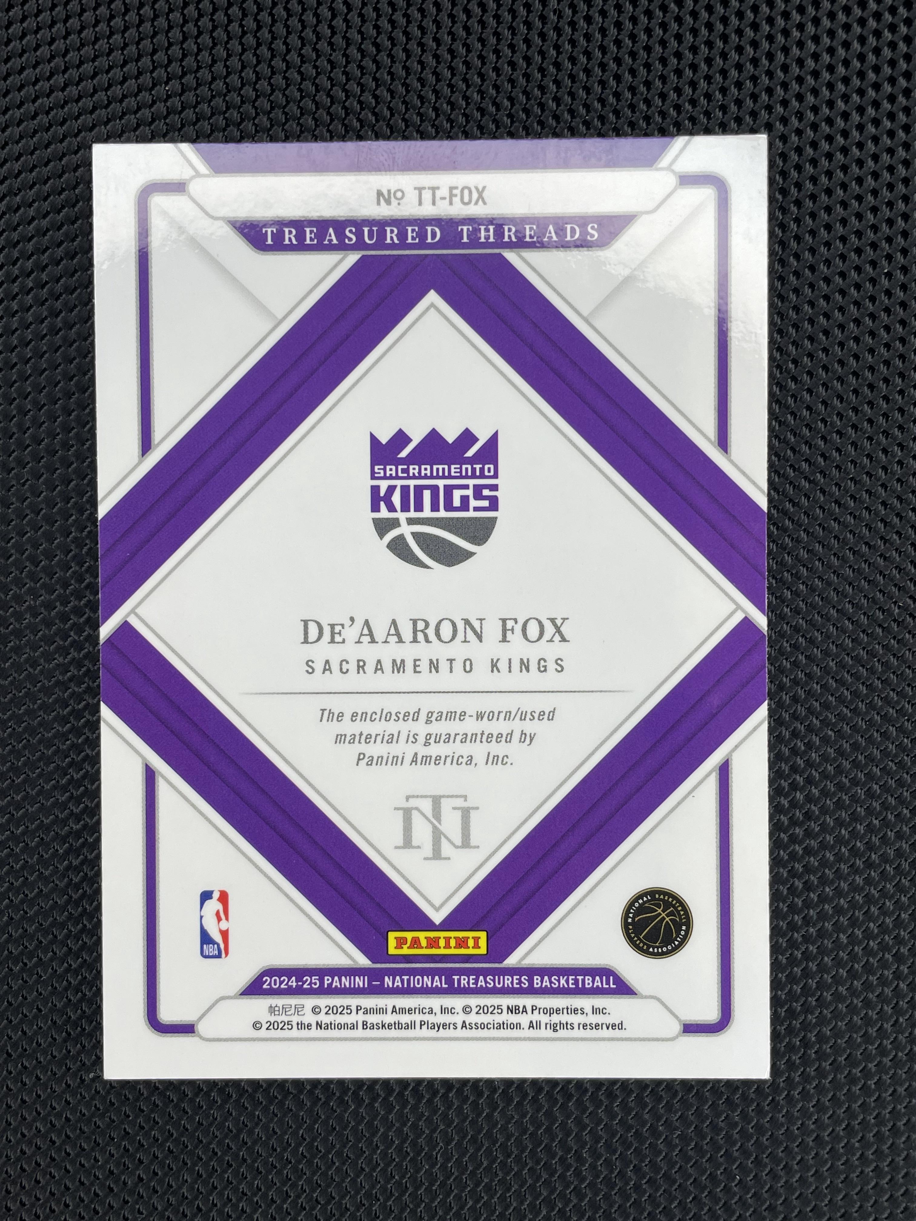 2024-25 Panini National Treasures #TT-FOX De'Aaron Fox Treasured Threads Prime #/25