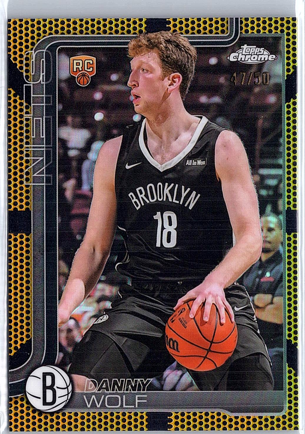 2025-26 Topps Chrome #277 Danny Wolf Gold Basketball Refractor #/50
