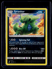 Tyranitar SM - Team Up 85/181 NM