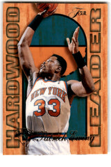 1995 Fleer Flair Hardwood Leader Patrick Ewing Card 18 Default Title