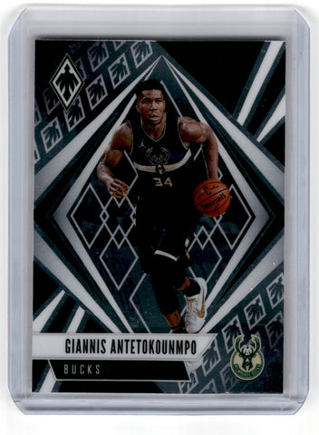 2020 Panini Chronicles Giannis Antetokounmpo Card 574
