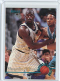 1995-96 Classics Basketball Shaquille O'Neal Centres of Attention Card #105