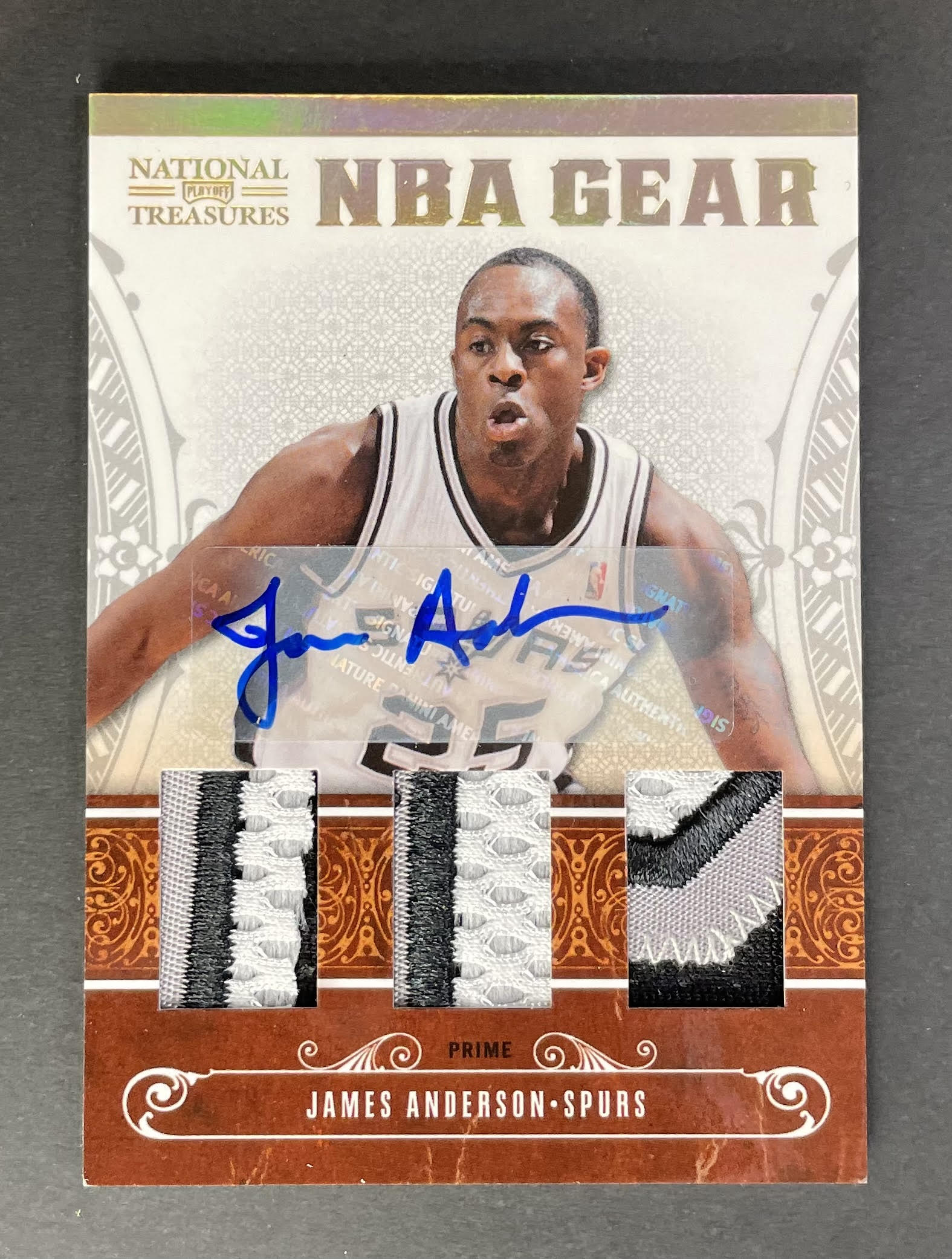 2011 Panini National Treasures NBA Gear James Anderson /49 #29 Auto