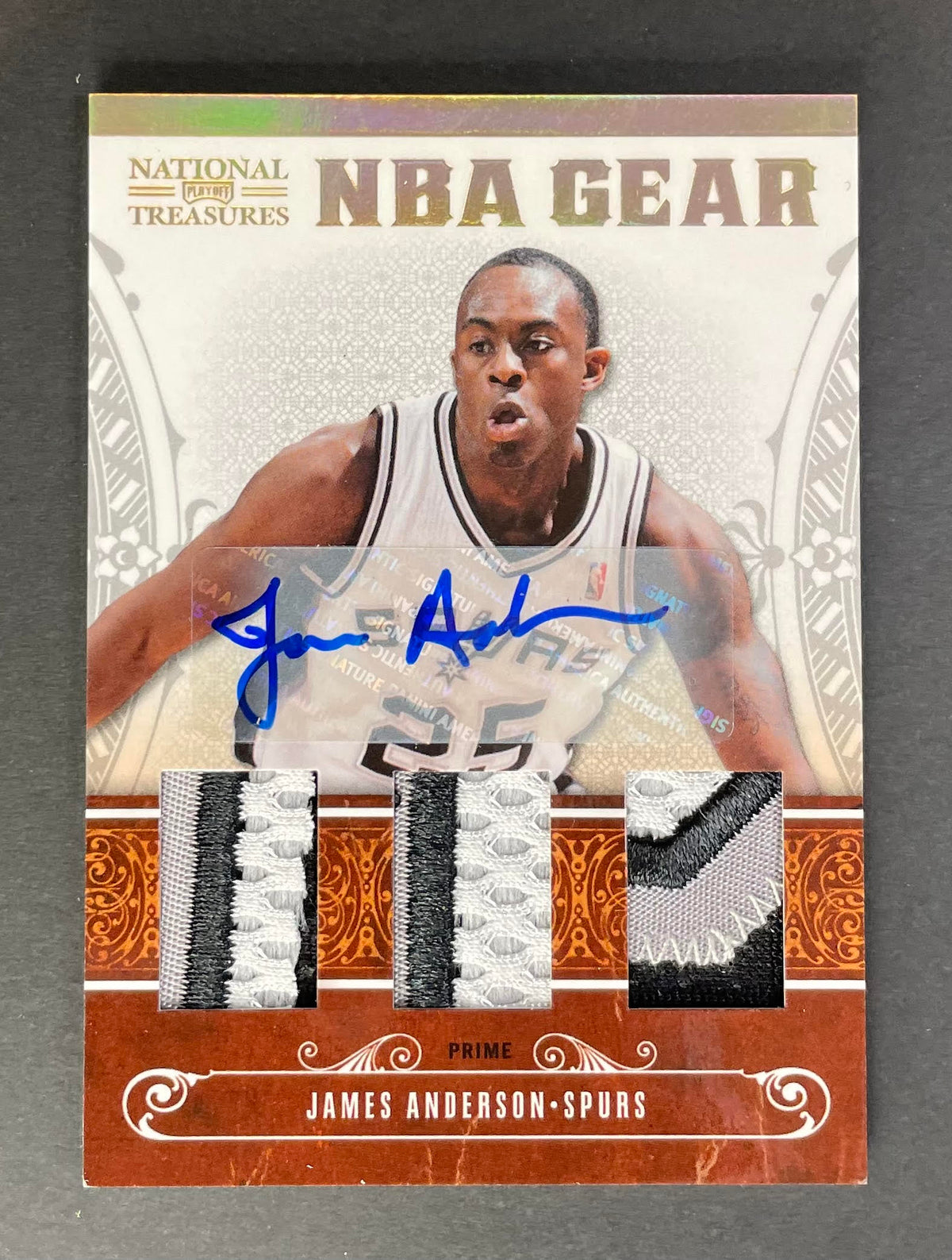 2011 Panini National Treasures NBA Gear James Anderson /49 #29 Auto